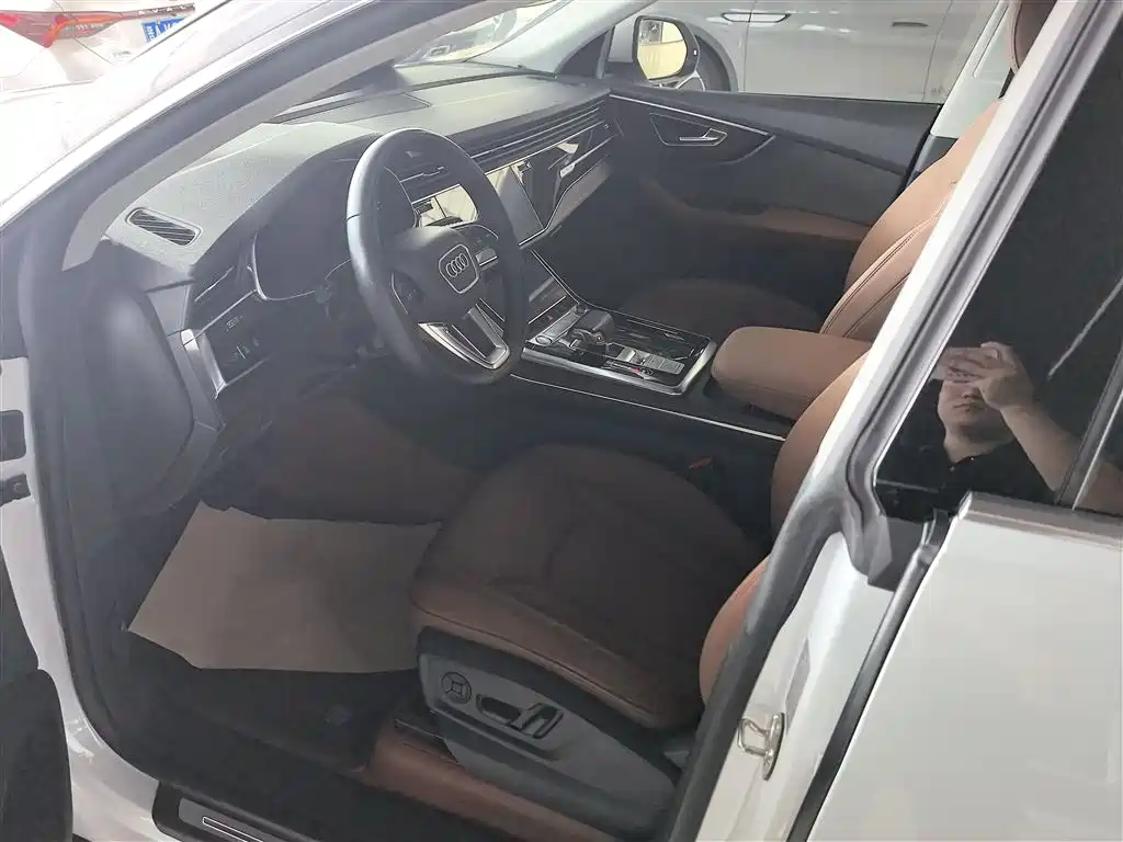 Audi Q8 2019 55 TFSI Luxury Dynamic фото 17