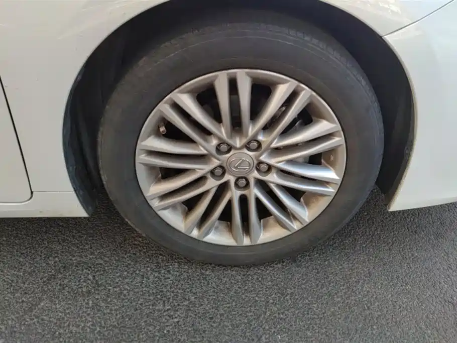 Lexus ES 2015 200 Elite Edition фото 6