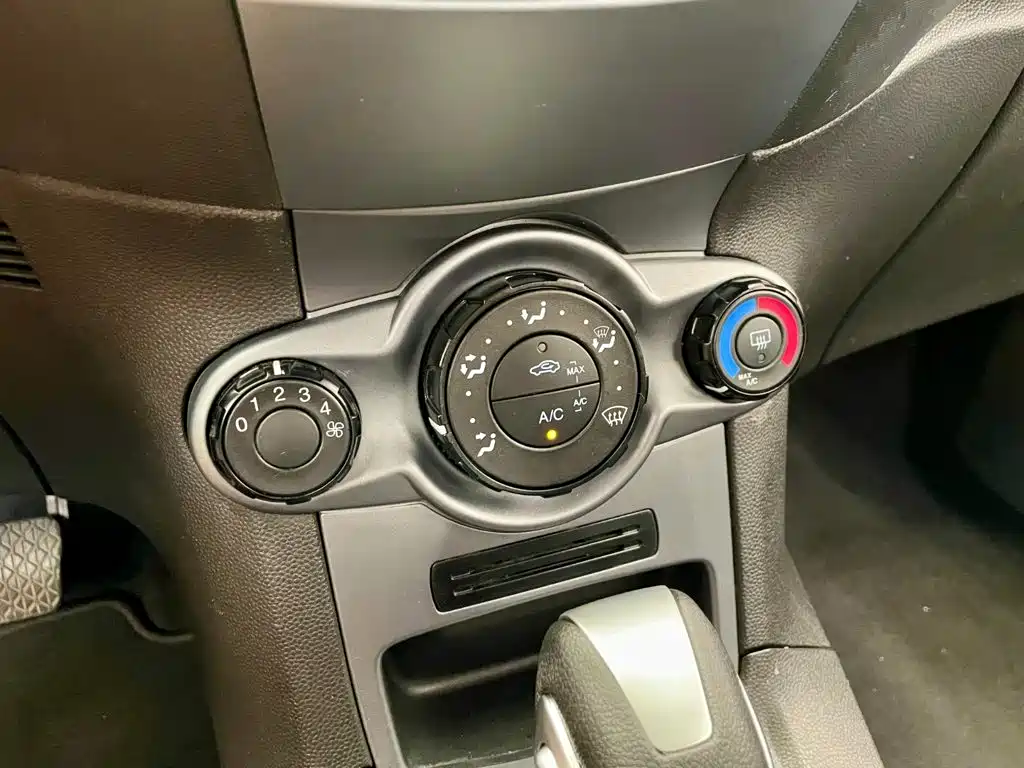 Ford Fiesta 2014 2013 Hatchback 1.5L Automatic Fashion