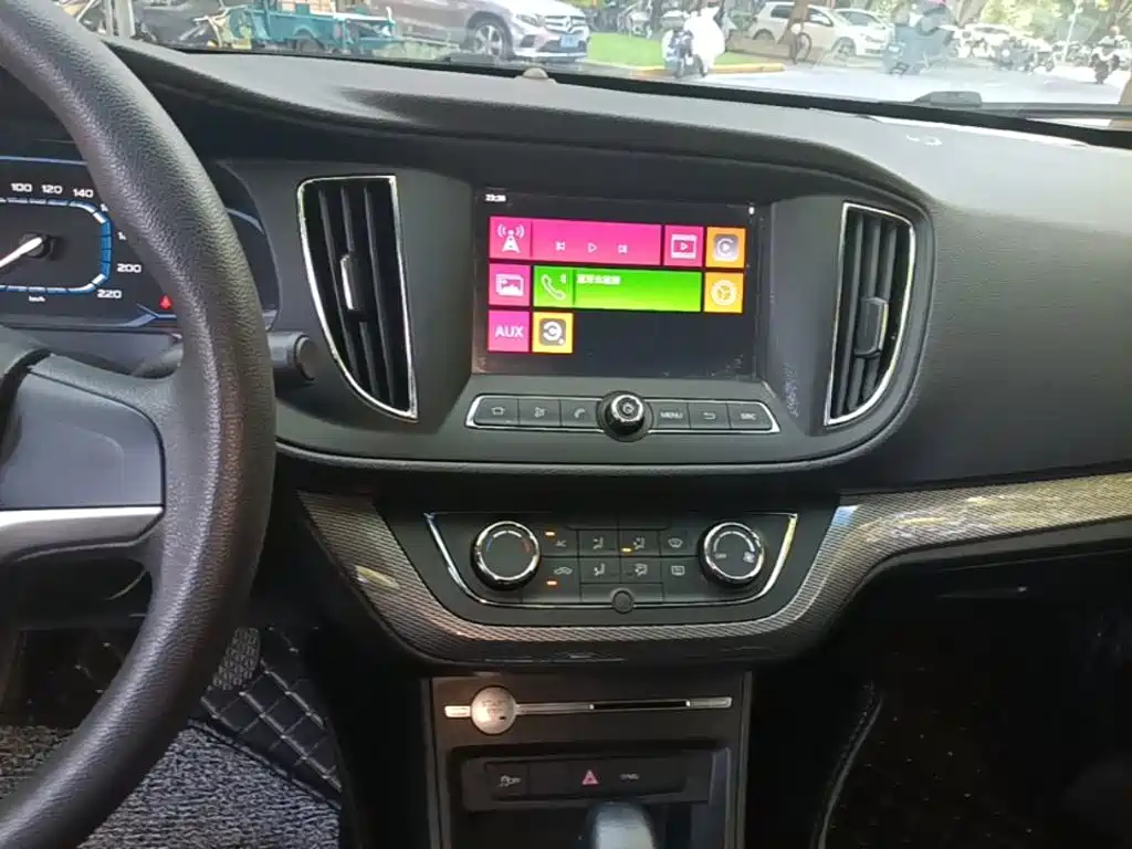 Roewe 360 2017 2017 1.5L Auto Luxury Edition