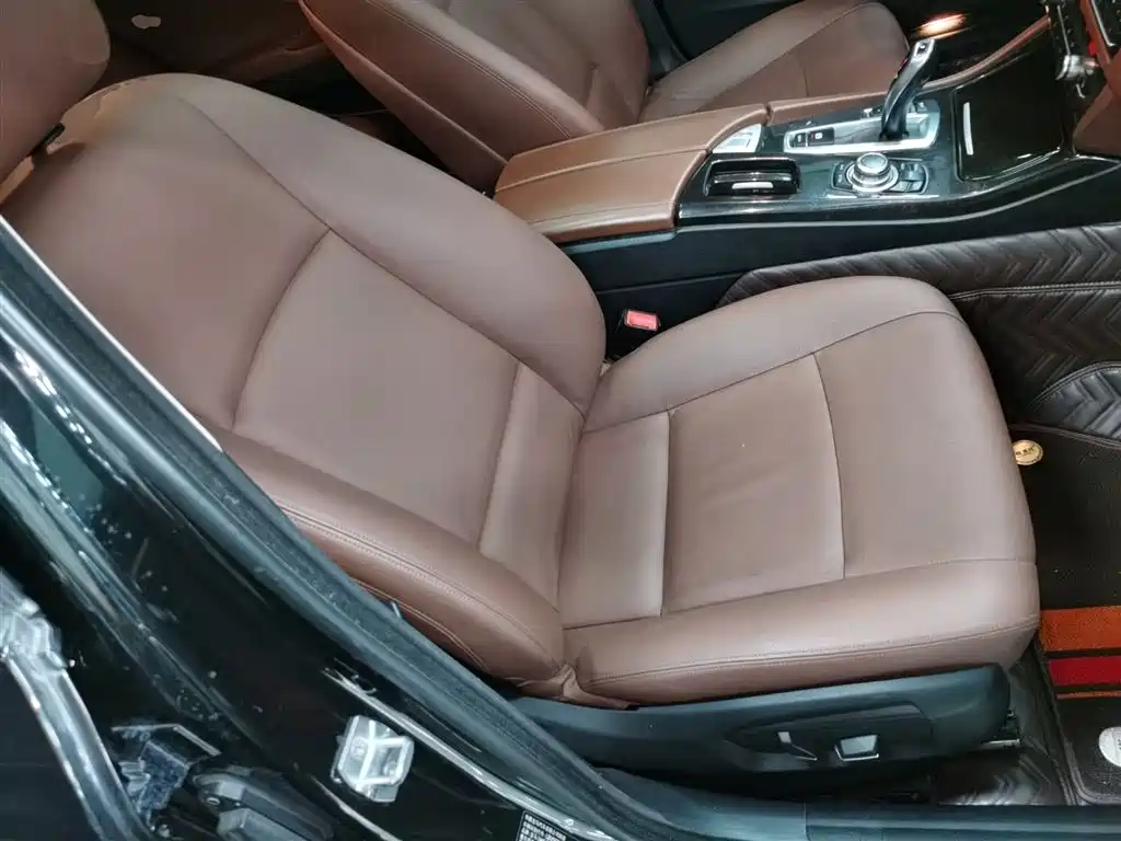 BMW 5 Series 2014 525Li Leading фото 4