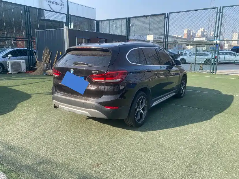 BMW X1 2018 sDrive18Li Premium Model фото 7