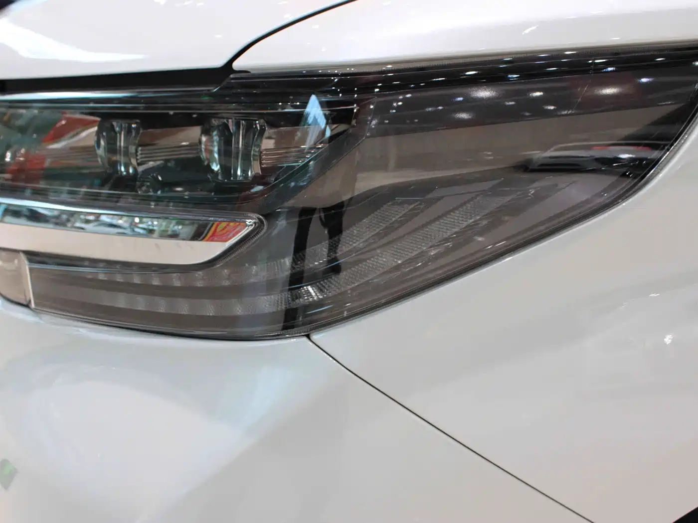 Toyota Alphard 2020 Hybrid 2.5L Premium Edition фото 7