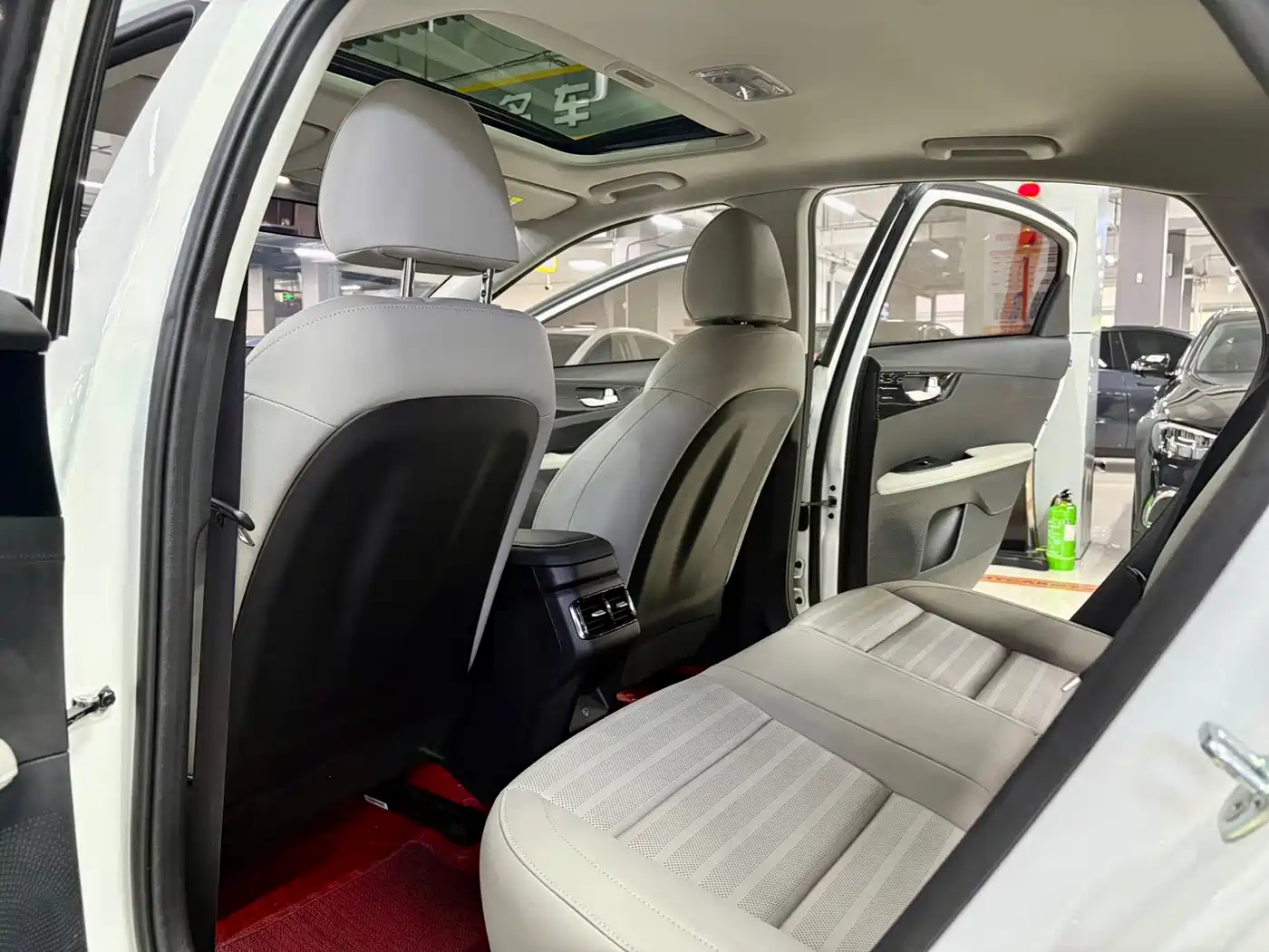 Kia K3 2023 Model 1.5L CVT Luxury Edition фото 8