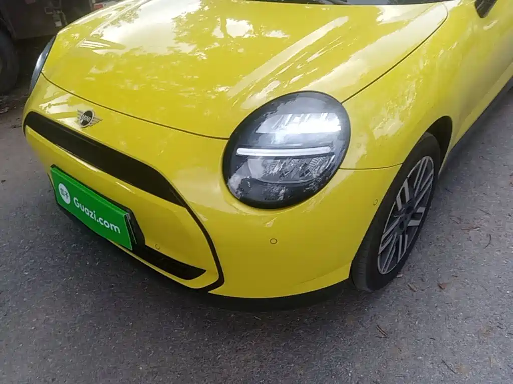MINI Electric MINI COOPER 2026 2025 Facelift 466km COOPER E Classic Trim