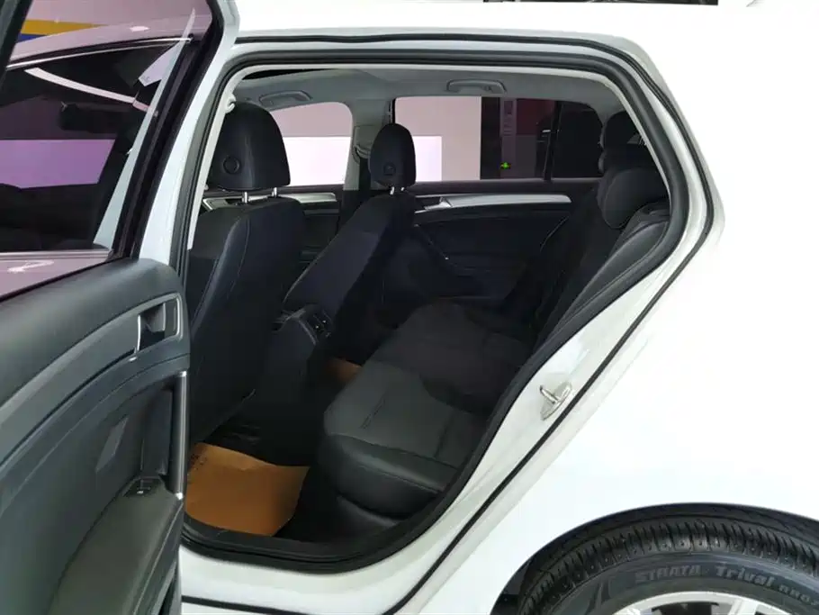 Volkswagen Golf 2018 230TSI Automatic Comfort фото 11