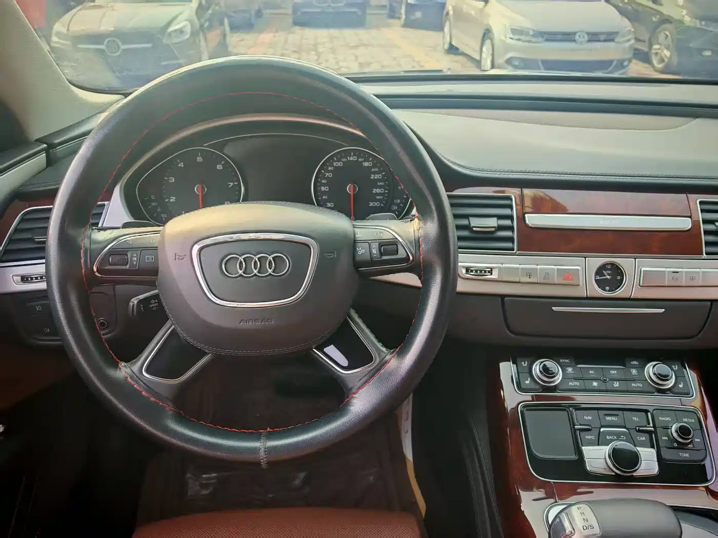 Audi A8 2012 A8L 45 TFSI quattro Comfort фото 9