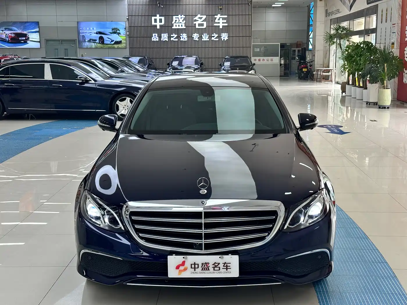Mercedes-Benz E-Class 2018 E 300 L Luxury фото 2