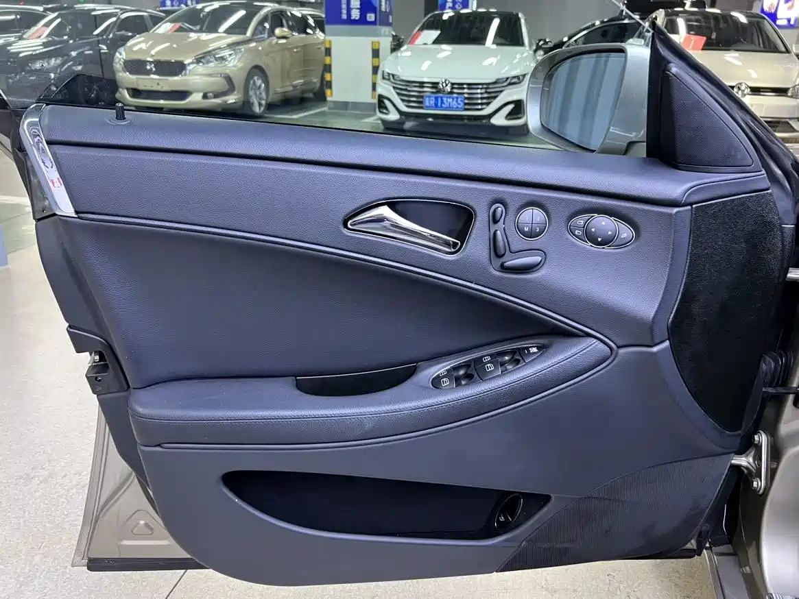 Mercedes-Benz CLS 2009 CLS 300 фото 9