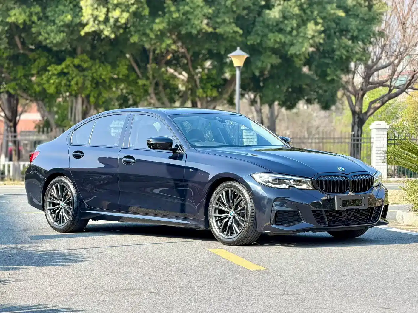 BMW 3 SERIES