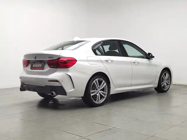 BMW 1 Series 2019 120i Leading M Sport Package — фото 2