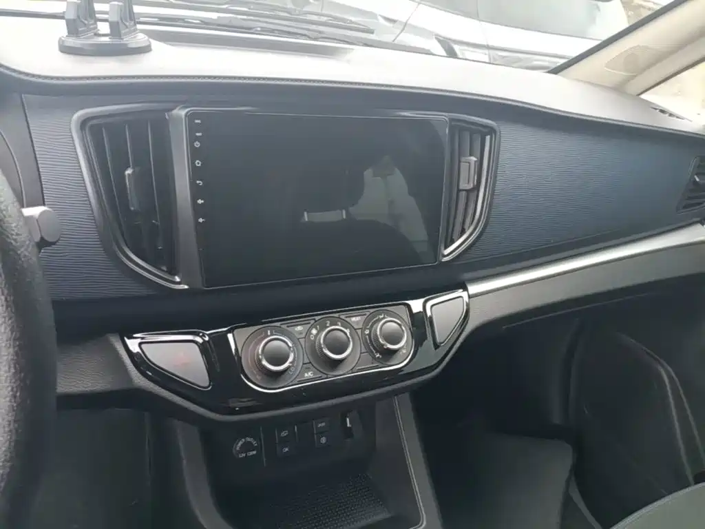 Dongfeng Fengxing Lingzhi New Energy 2026 2025 110km EREV Basic 5-seater