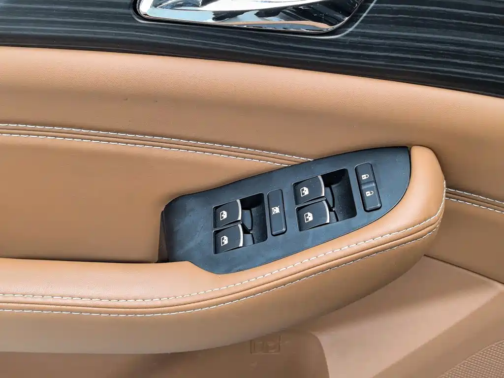 BAIC Huansu S7 2018 2018 1.5T Auto Premium Model