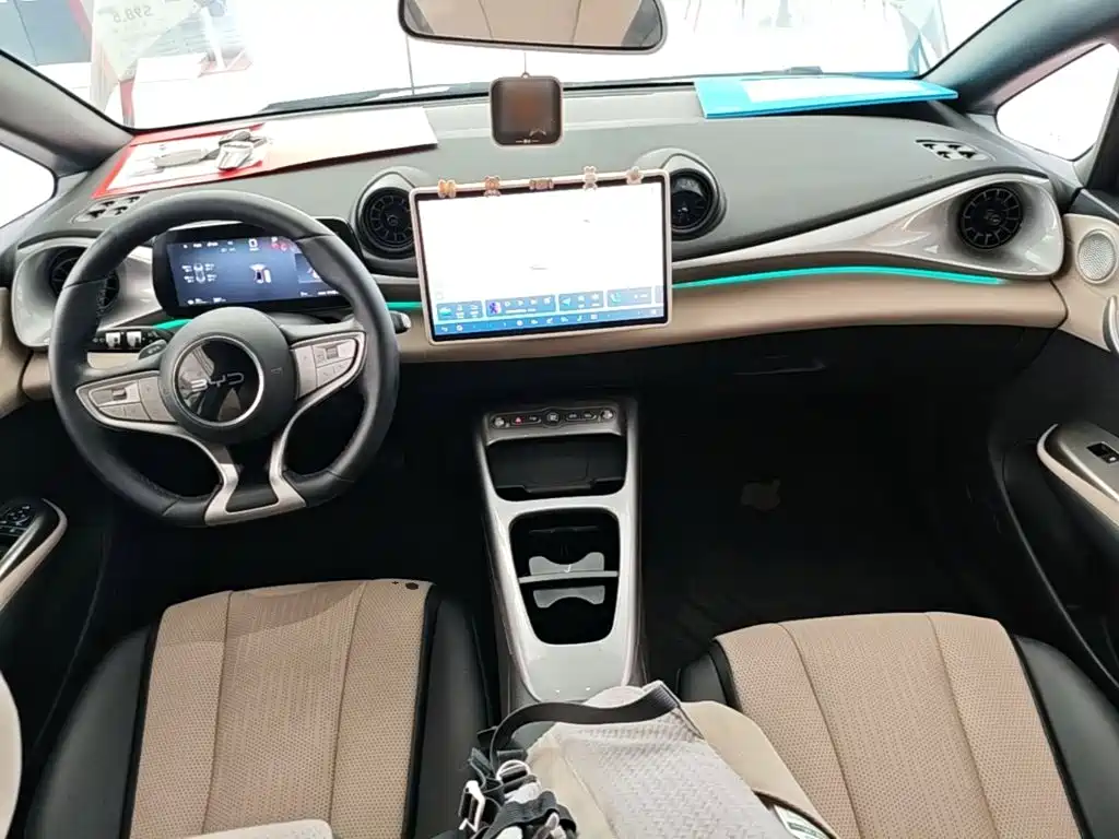 BYD Dolphin 2025 2025 Smart Drive Edition 410km Fashion Version