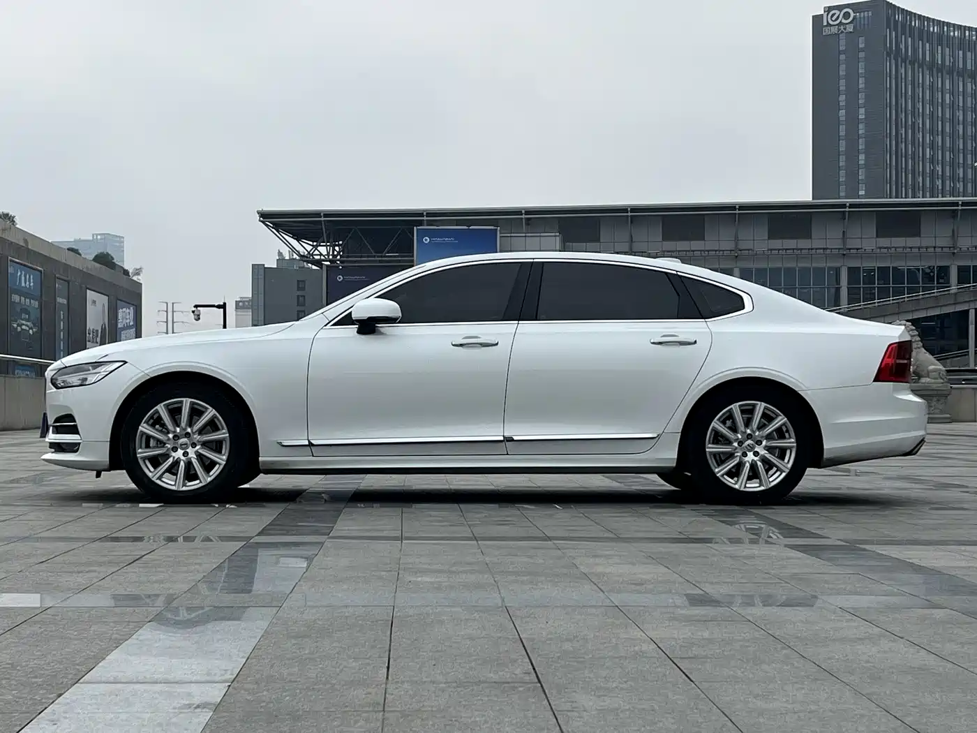 Фото 7 - Volvo S90