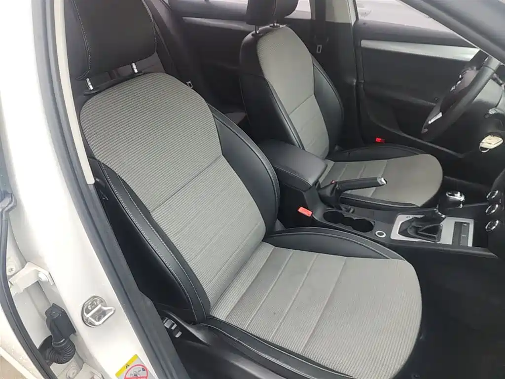 Škoda Octavia 2017 1.6L Automatic Pioneer Edition фото 25