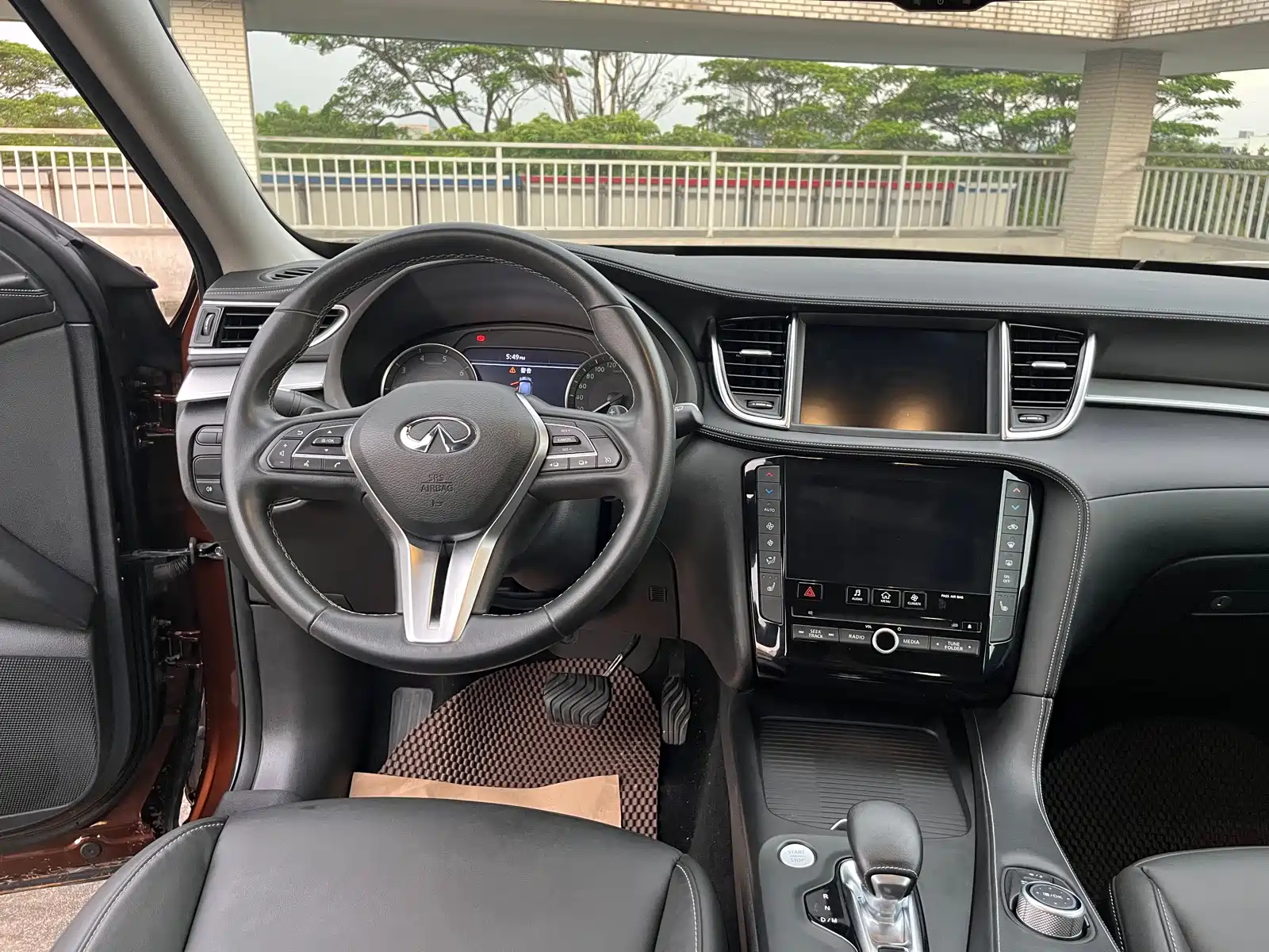 Photo 33 - Infiniti QX50