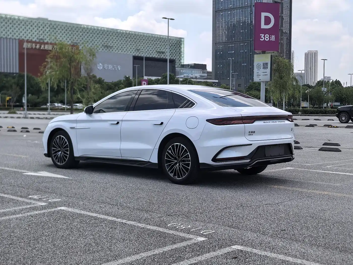 BYD Han 2022 DM-i 121KM Premium Edition фото 6