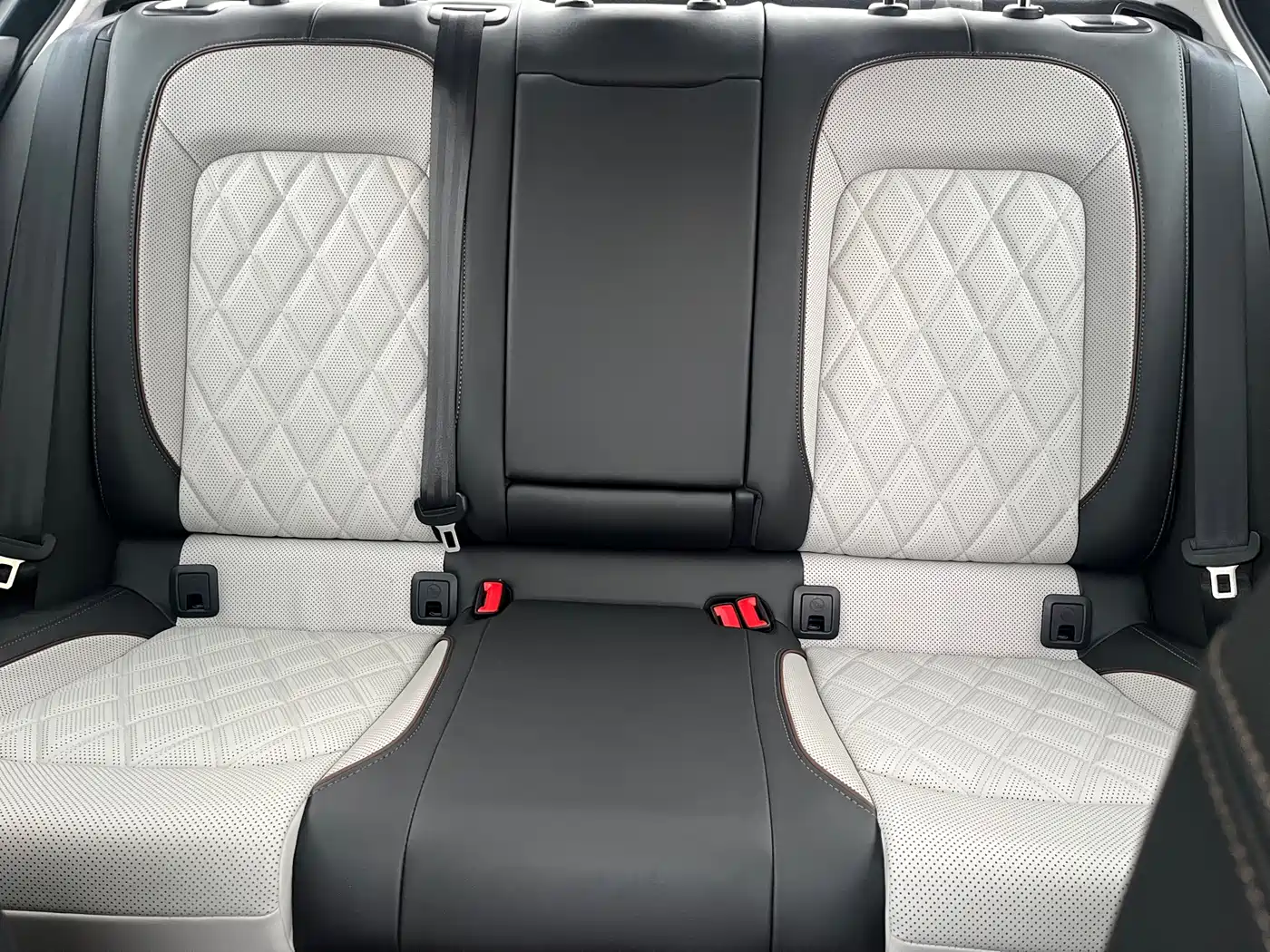 Volkswagen Magotan 2025 Popular Edition 330TSI DSG Luxury фото 13