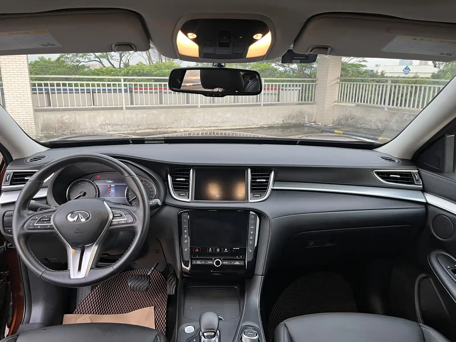 Photo 31 - Infiniti QX50