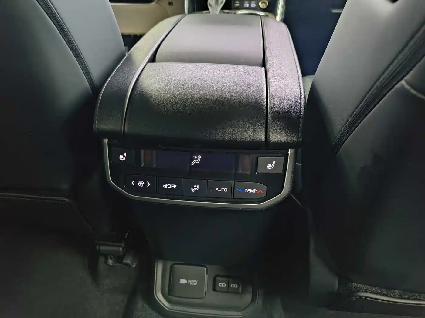 Toyota Highlander 2024 2.5L Smart Hybrid 4WD Ultimate 7-seater фото 21