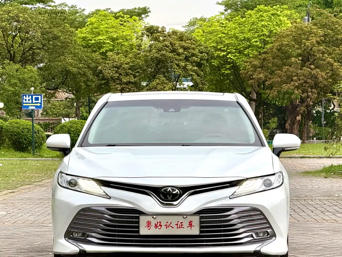 Toyota Camry 2019 Facelift 2.0G Luxury Edition фото 2
