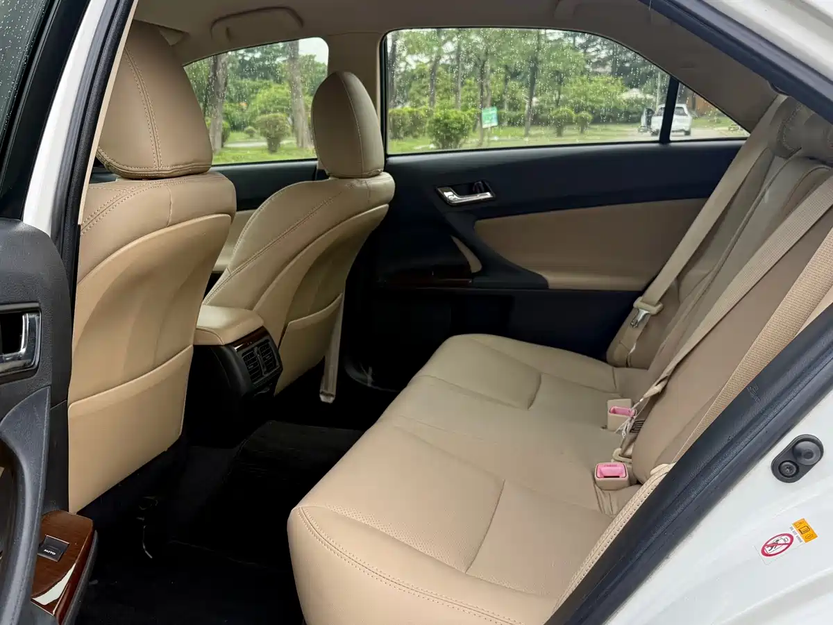 Toyota Reiz 2013 2.5S Elite Edition фото 11