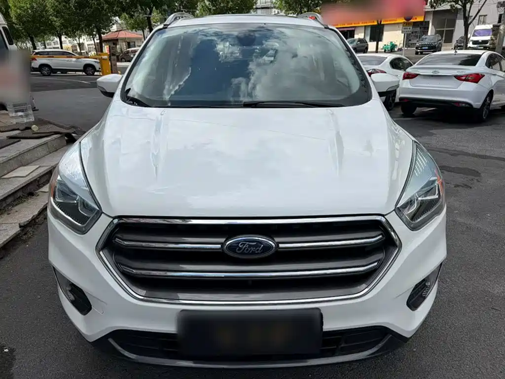 Фото 23 - Ford Kuga