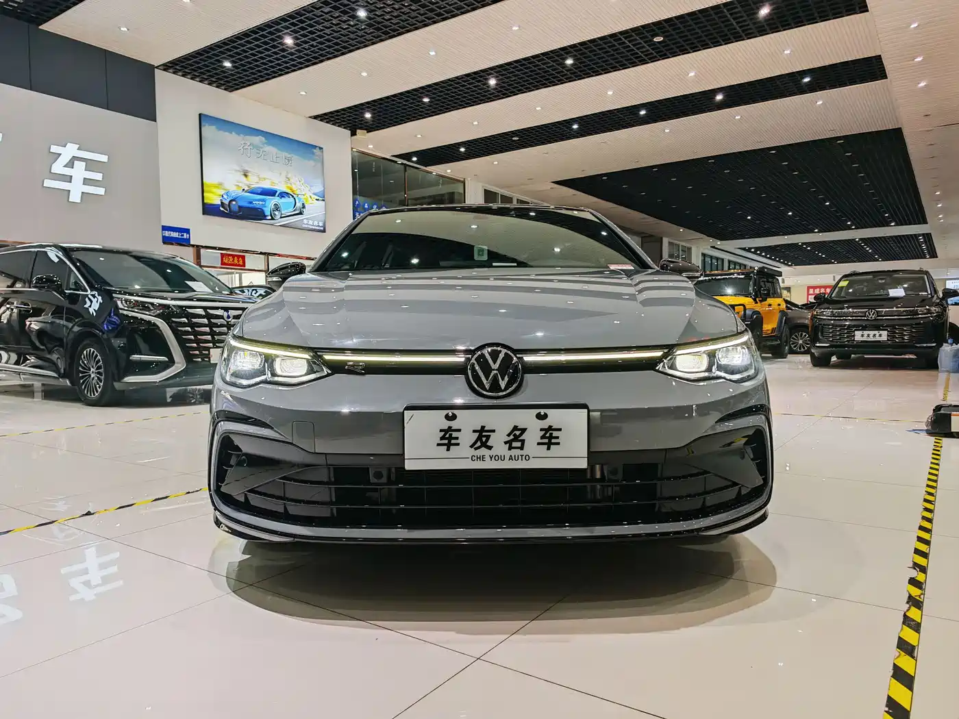 Volkswagen Golf 2023 Model 280TSI DSG R-Line фото 3
