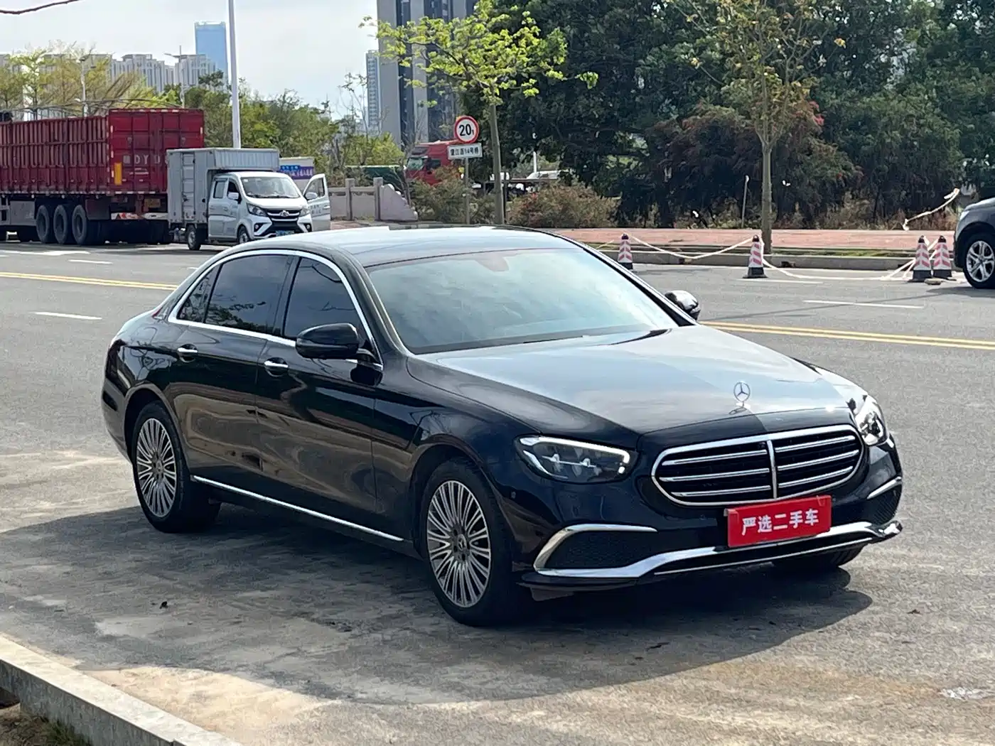 MERCEDES-BENZ E CLASS