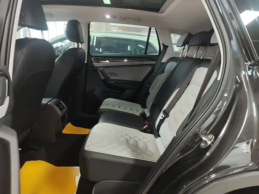 Volkswagen Tayron 2025 2025 Shared Joy 330TSI