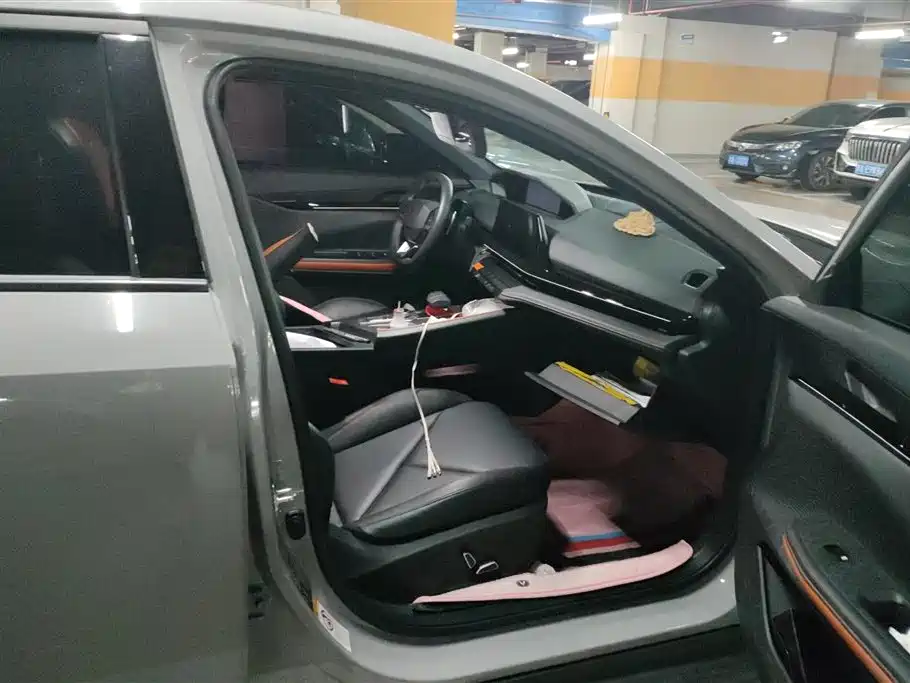 CHANGAN UNI-V