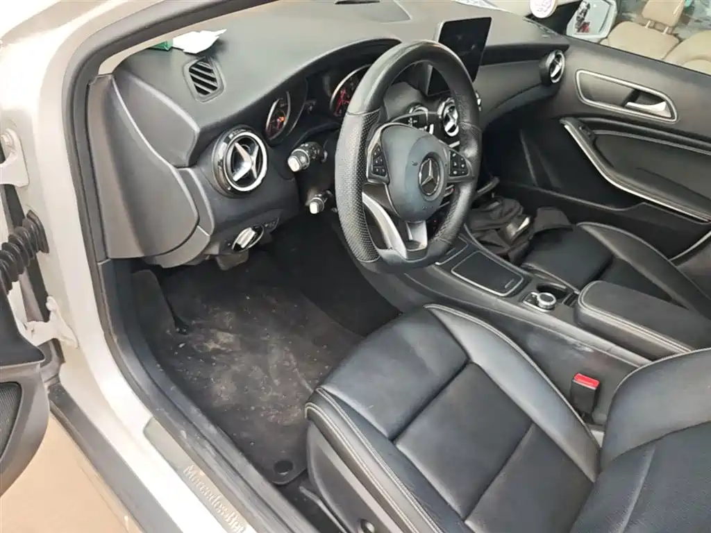 Mercedes-Benz GLA 2019 GLA 200 Dynamic фото 16