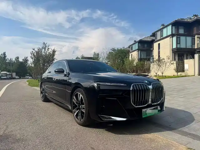  BMW BMW i7 2023 Model xDrive60L M Sport Package