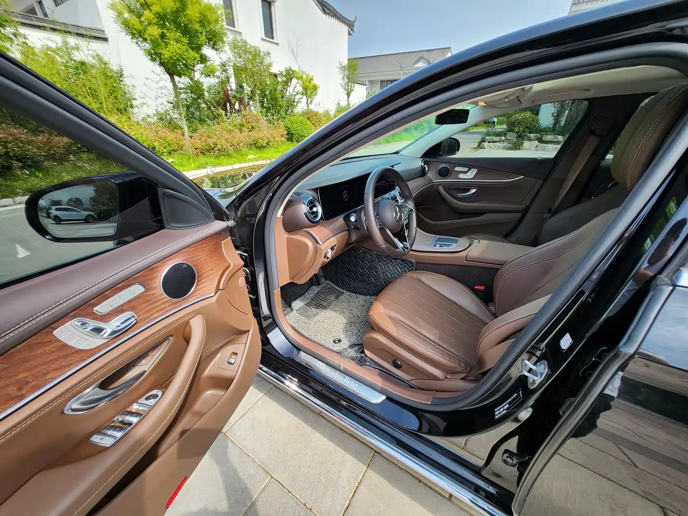 Mercedes-Benz E-Class 2022 Second Facelift E 300 L Luxury фото 6