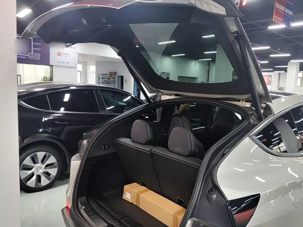 Tesla Model Y L 2025 2025 Facelift Long Range AWD