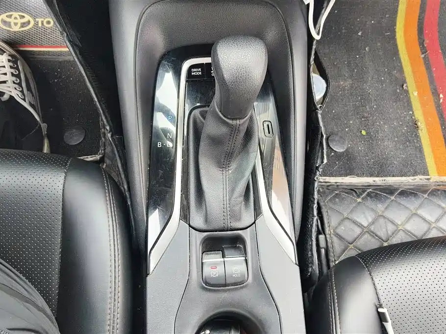 Toyota Corolla 2021 Hybrid 1.8L E-CVT Elite Edition фото 16