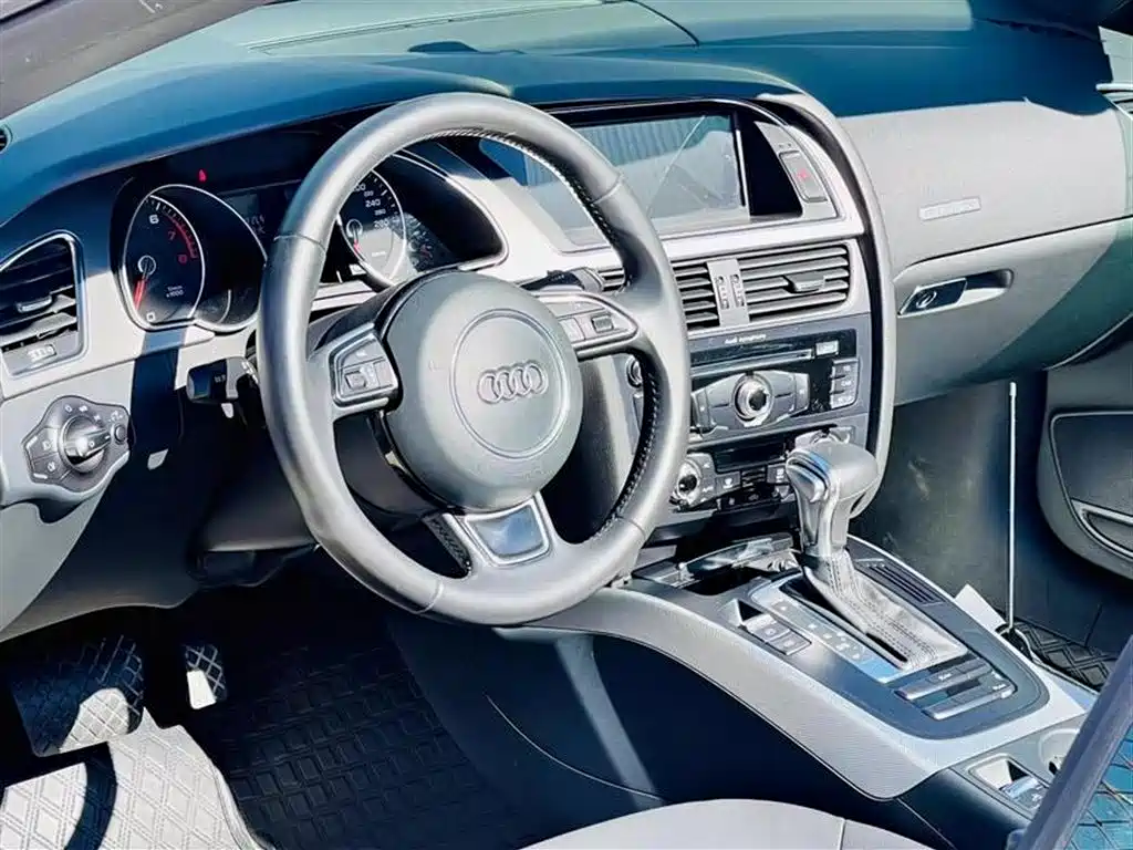 Audi A5 (Import) 2014 Cabriolet 45 TFSI quattro фото 8