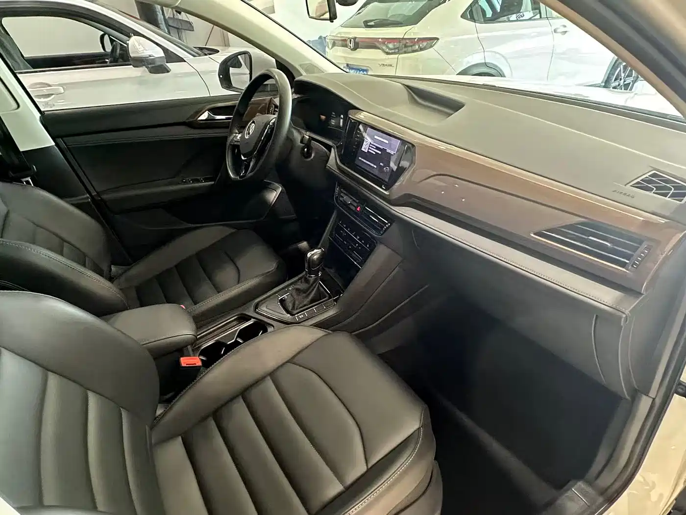 Volkswagen Tharu 2022 280TSI FWD Luxury Edition фото 15