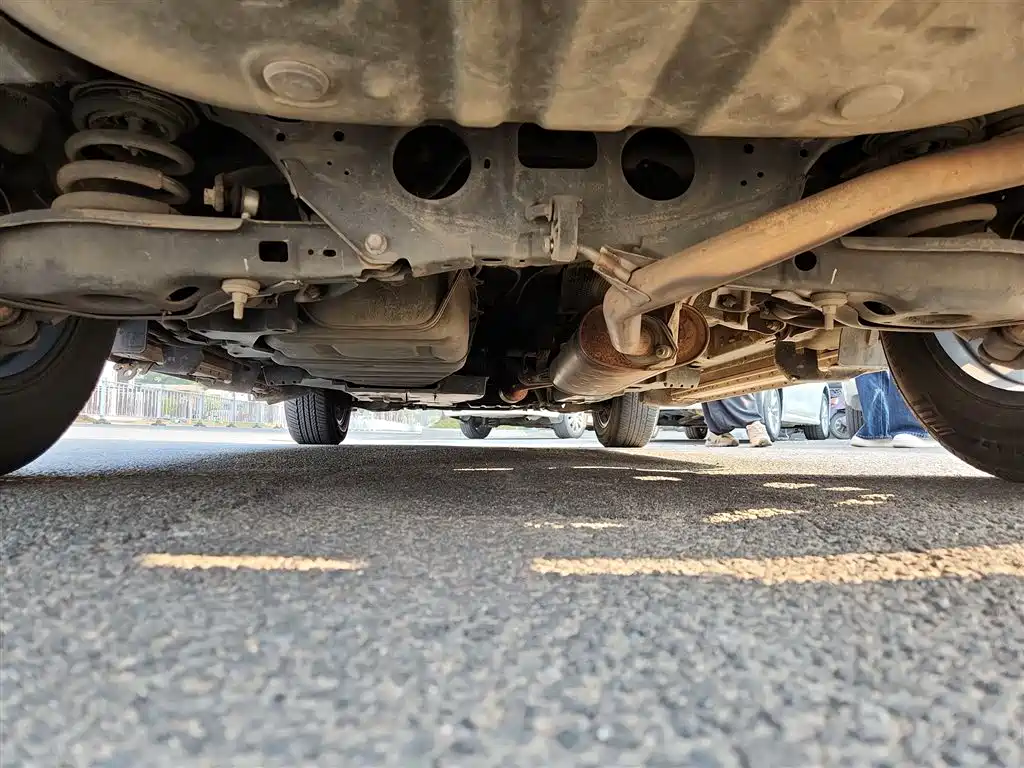 Toyota RAV4 Rongfang 2016 2.0L CVT 2WD Trend (China V) фото 25