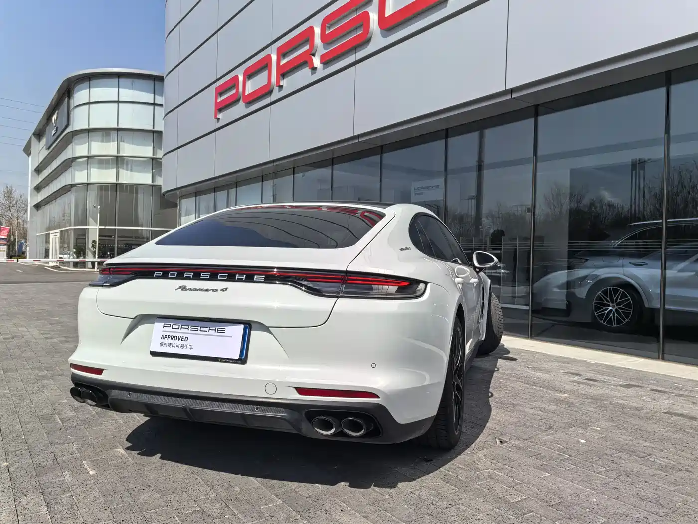 PORSCHE PANAMERA