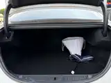 Photo 14 - Ford Taurus