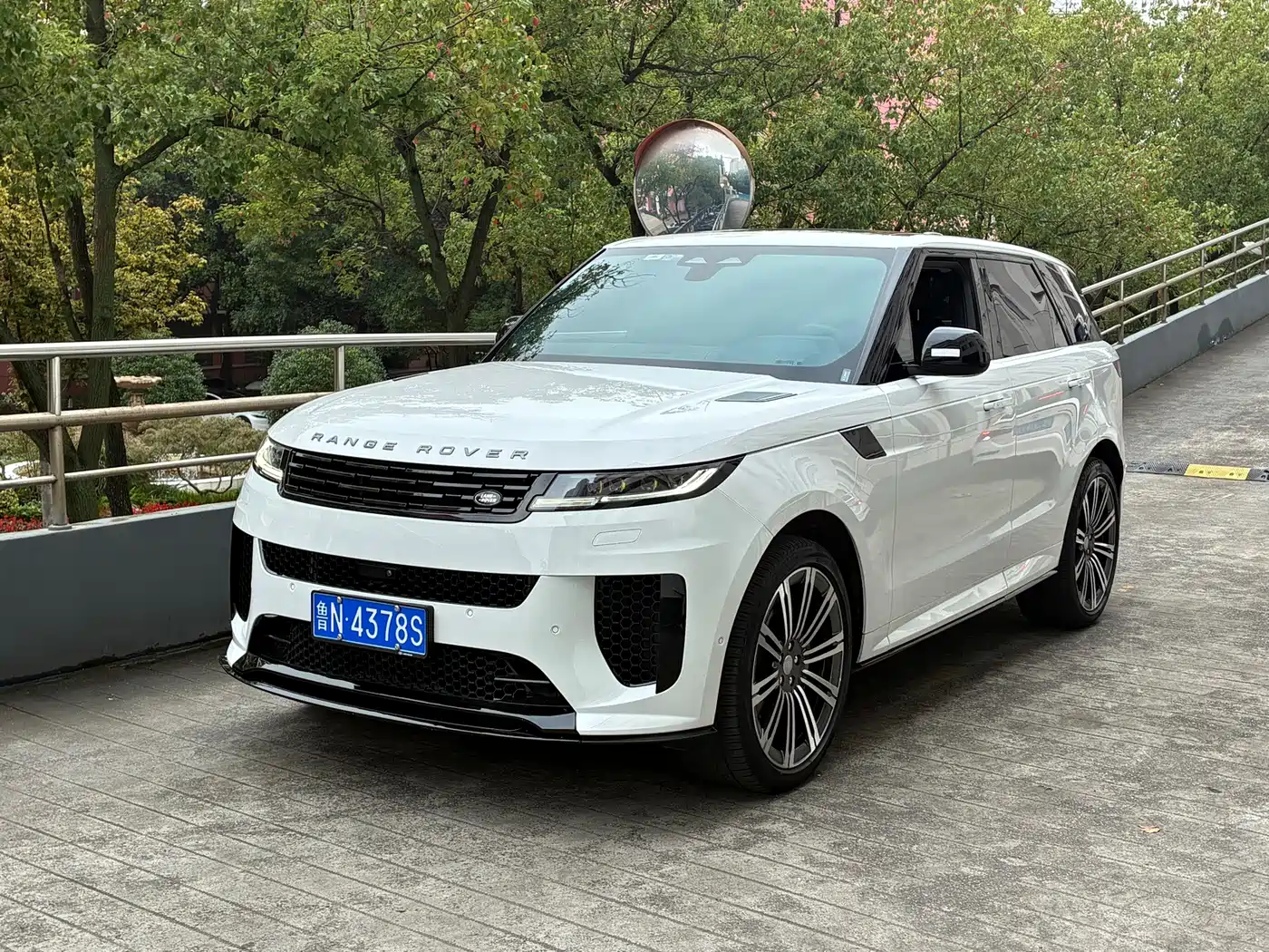 Land Rover Range Rover Sport 2023 — пригон из Китая