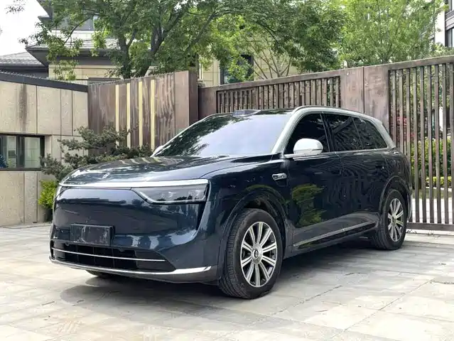  AITO Wenjie AITO M8 2025 Extended Range Ultra 53.4kWh 6-Seater