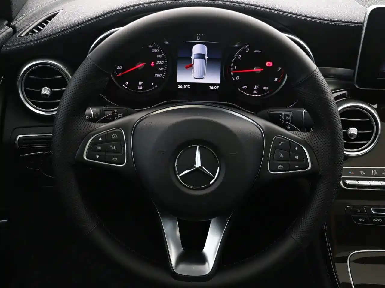 Mercedes-Benz GLC 2018 GLC 260 4MATIC Dynamic фото 13