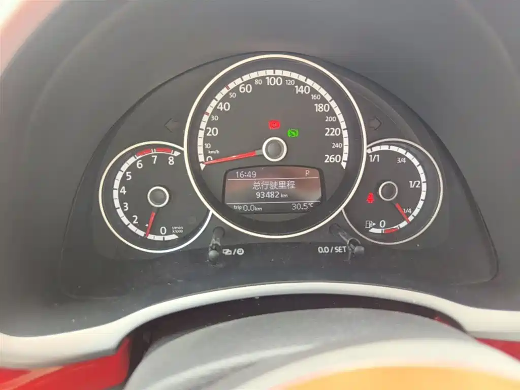 Volkswagen Beetle 2014 1.2TSI Fashion Edition фото 12