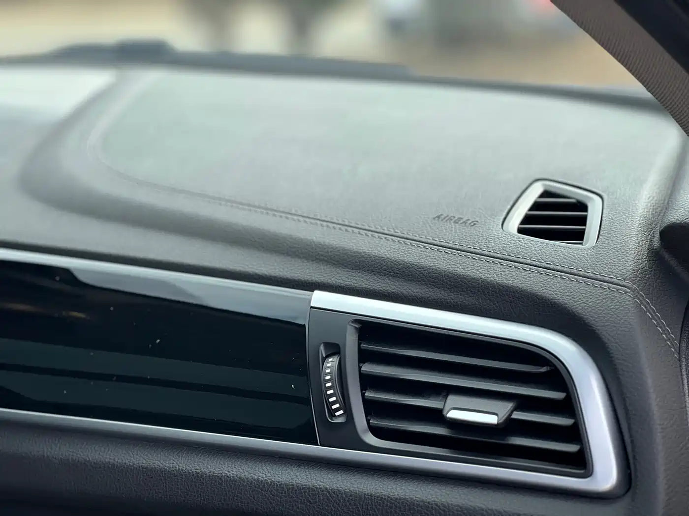 BMW 1 Series 2018 Facelift 118i Sport фото 24
