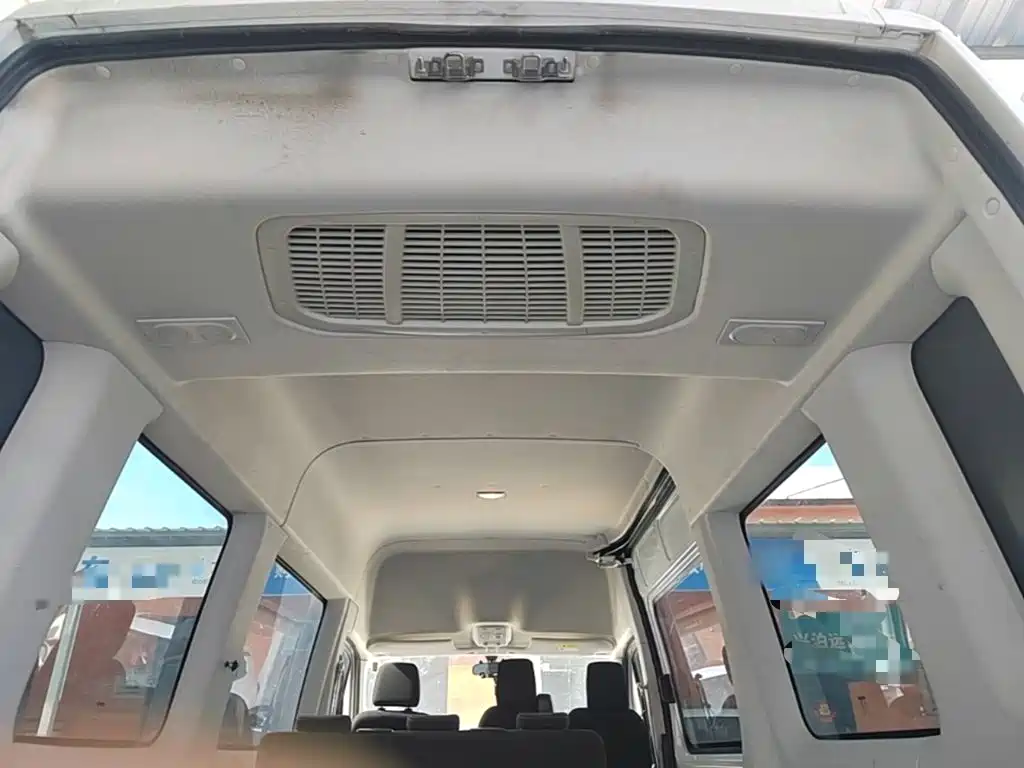 Iveco Daily 2022 2021 2.0T Manual Chaorui Long Wheelbase Short Overhang High Roof Manual Door F1A