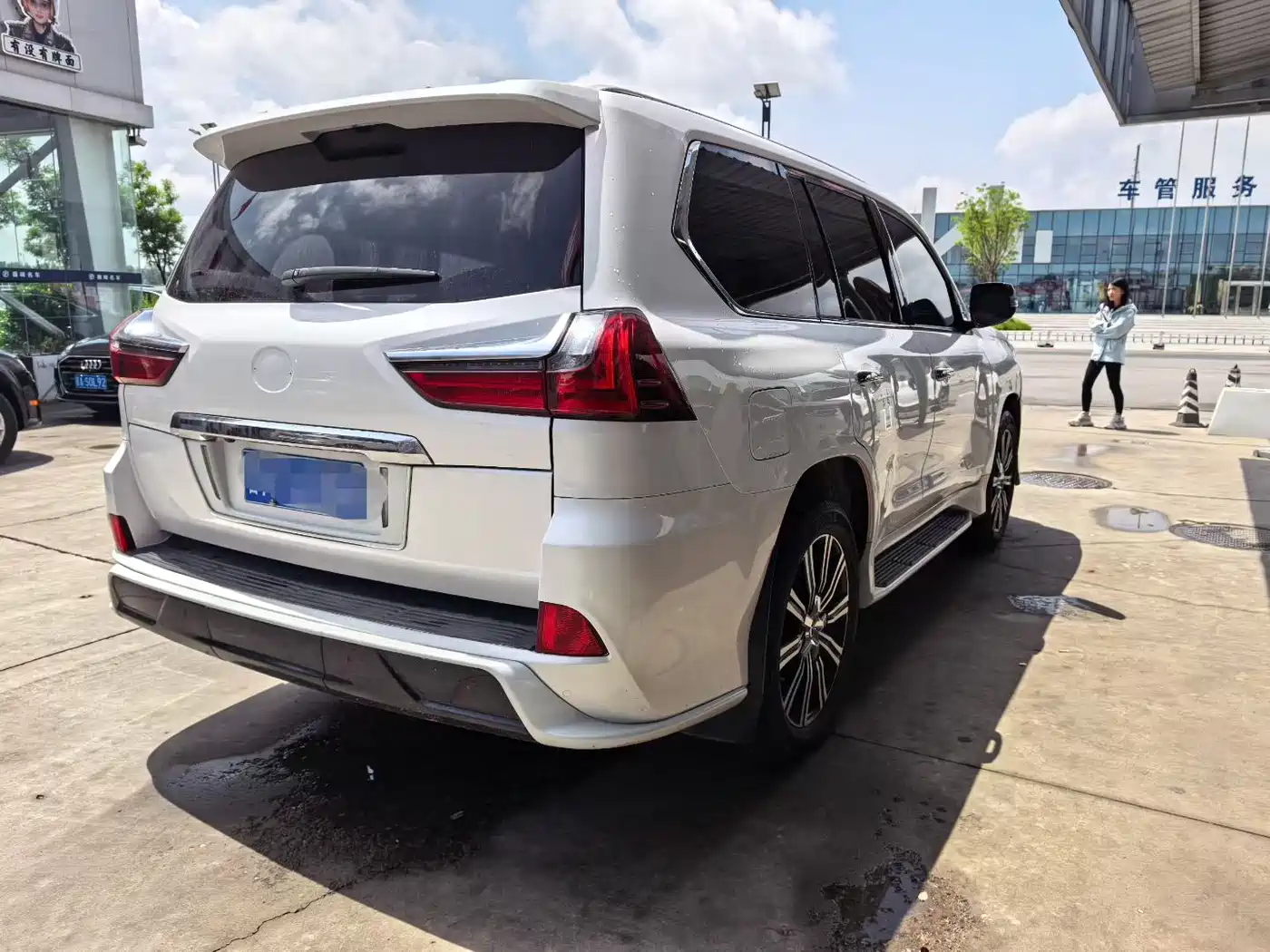 Lexus LX 2017 570 Dynamic Luxury фото 9