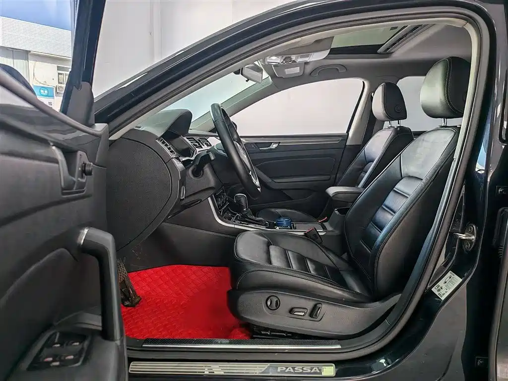 Volkswagen Passat 2017 330TSI DSG Prestige фото 10